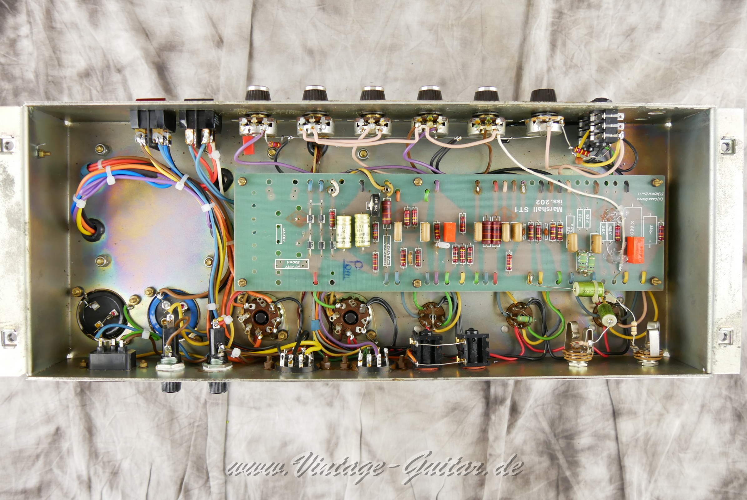 img/vintage/5925/ Marshall_JMP_1987_Master_Model_Mk_II_Lead_GB_black_1980-015.JPG